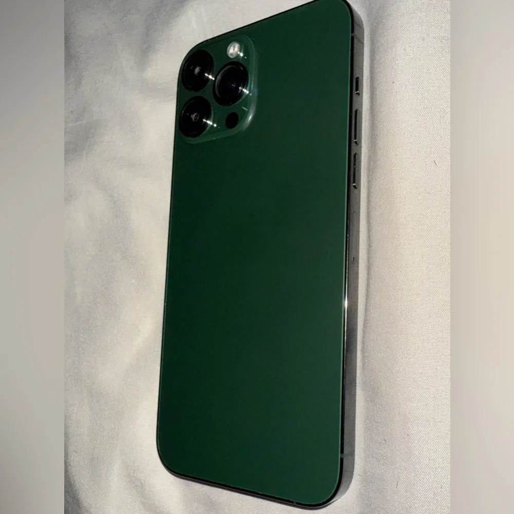 iPhone 15 Pro Max – 512GB – Green – Verizon – Great Condition